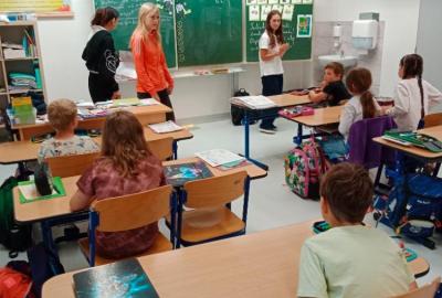 Zábavná hodina matematiky vyučovaná žákyněmi z 9. třídy