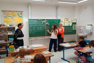 Zábavná hodina matematiky vyučovaná žákyněmi z 9. třídy