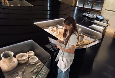 Úvod do pravěku - Národní Muzeum: Lidé a jejich předci