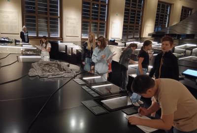 Úvod do pravěku - Národní Muzeum: Lidé a jejich předci