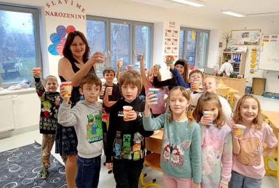 Krásné, pohodové Vánoce a v roce 2026  hodně zdraví a splněných přání  přeje 3.A.