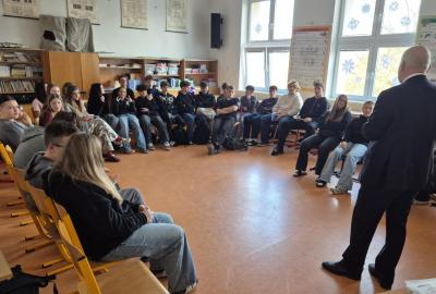 Beseda se senátorem parlamentu ČR  Pavlem Fischerem