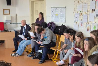 Beseda se senátorem parlamentu ČR  Pavlem Fischerem