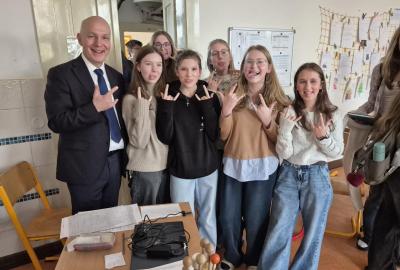 Beseda se senátorem parlamentu ČR  Pavlem Fischerem