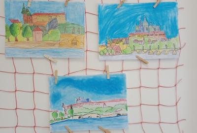 Tvoříme, připravujeme se na výtvarnou soutěž, pracujeme v projektech, sportujeme, hrajeme na zvonkohru .....